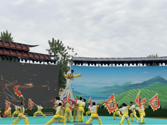 “茶韻飄香 武運(yùn)生輝”—信陽市雞公山少林武術(shù)學(xué)校受邀參加信陽市第三十二屆茶文化節(jié)